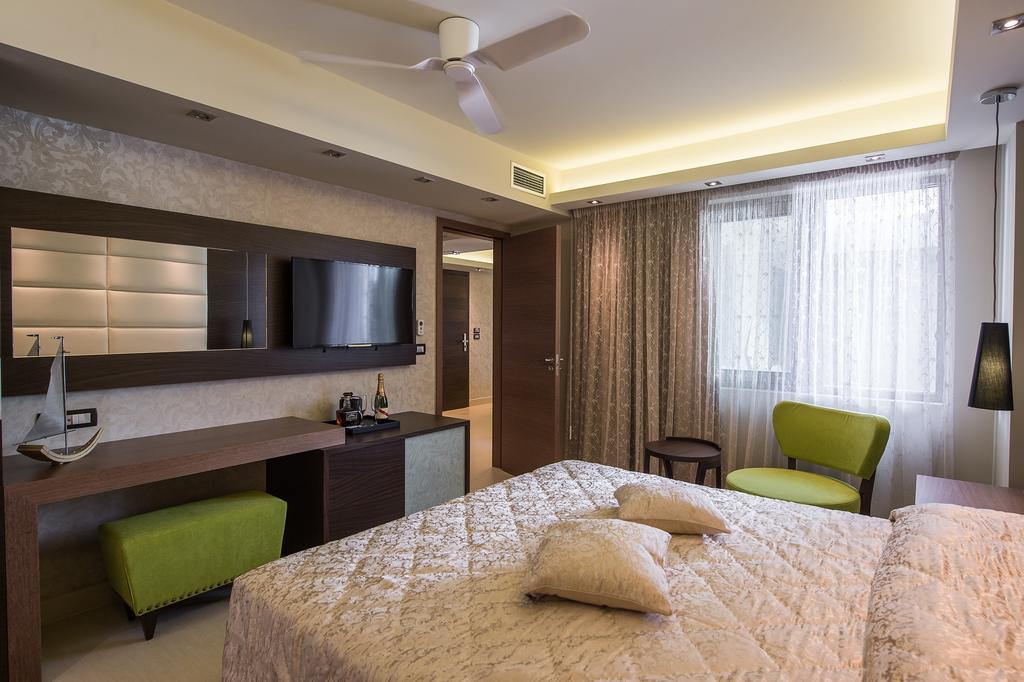 Stalós Cretan Dream Royal Luxury Suites (Adults Only) מראה חיצוני תמונה